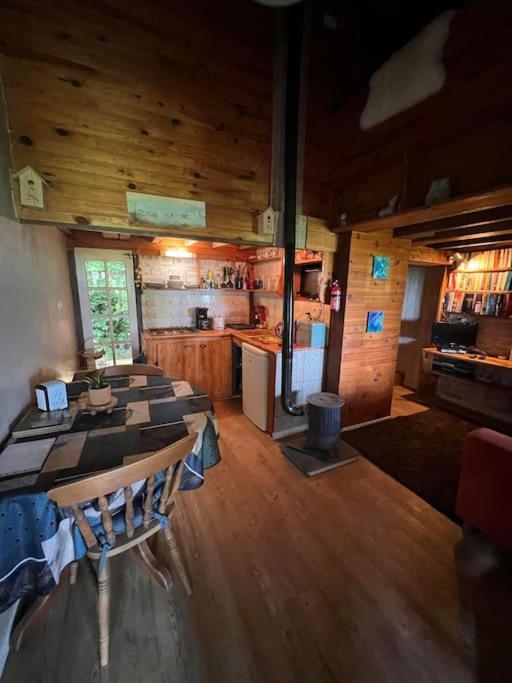 Cabane Dans Les Bois Avec Vue Sur Les Pyrenees Saint-Laurent-de-Neste Eksteriør billede